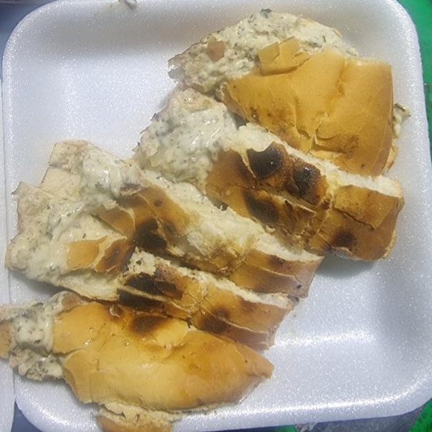 1 unidade de pão de alho.