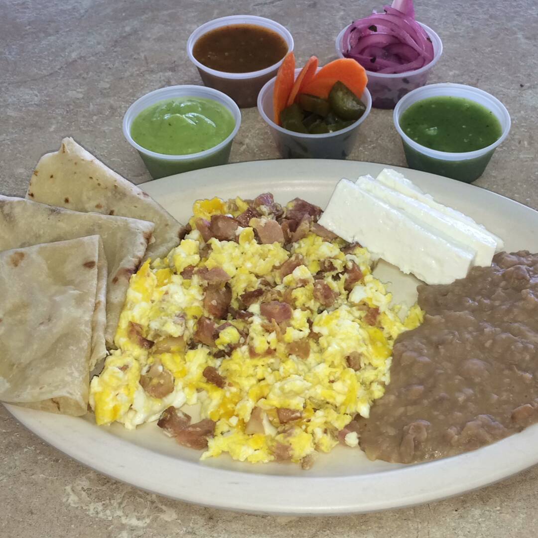 Huevos Revueltos con Tocino
