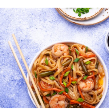 Camarão,macarrão, carne,frango, legumes,