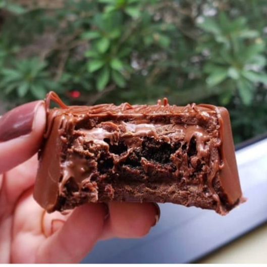 Casquinha de chocolate blend, Nutella e brownie da Grazi.