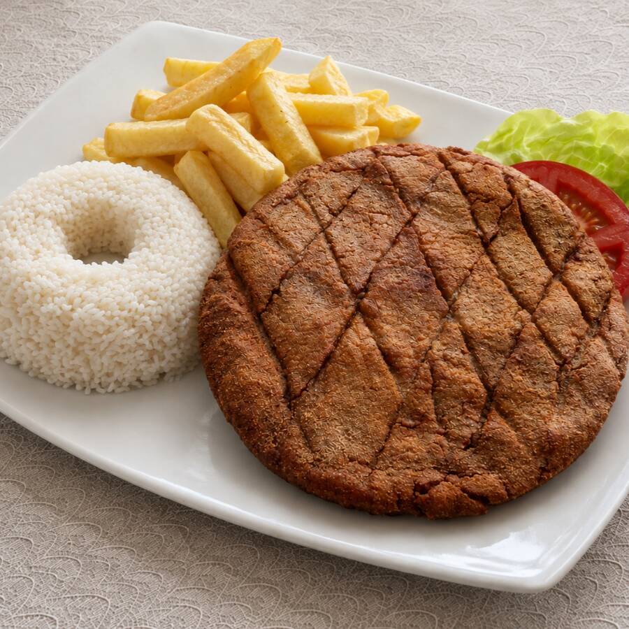 Suprema de Pollo con Arroz y Papas Fritas