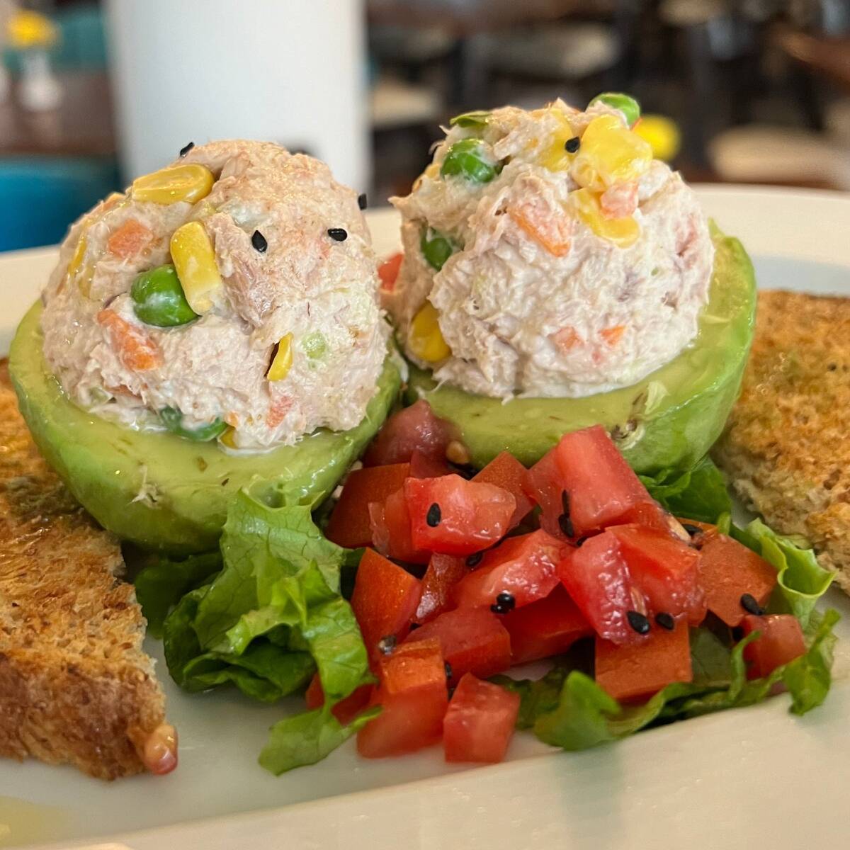 Aguacate Relleno de Atún