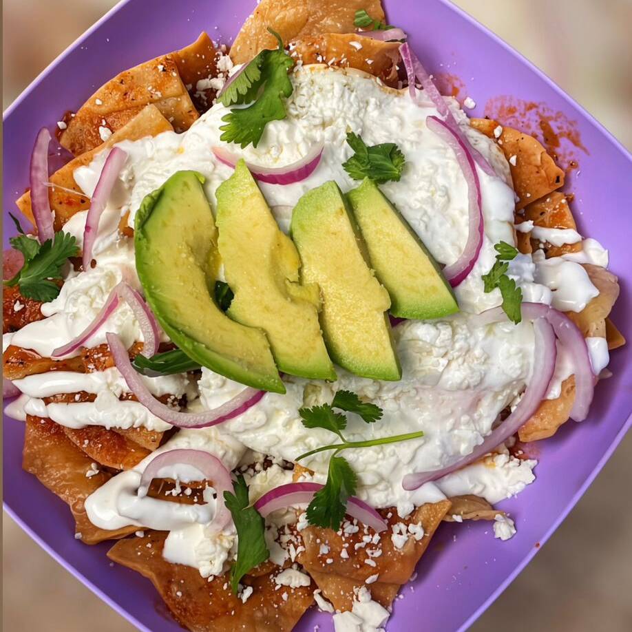 CHILAQUILES ROJOS CON HUEVO