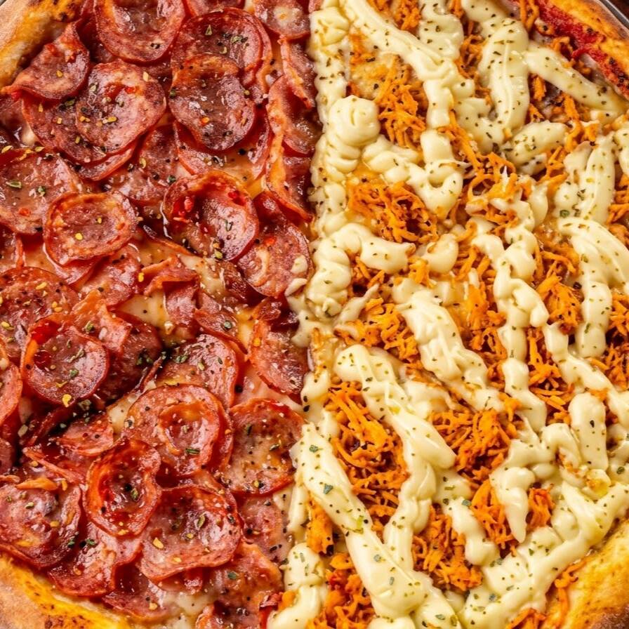 Pizza - 1/2 Calabresa + 1/2 Frango com Catupiry