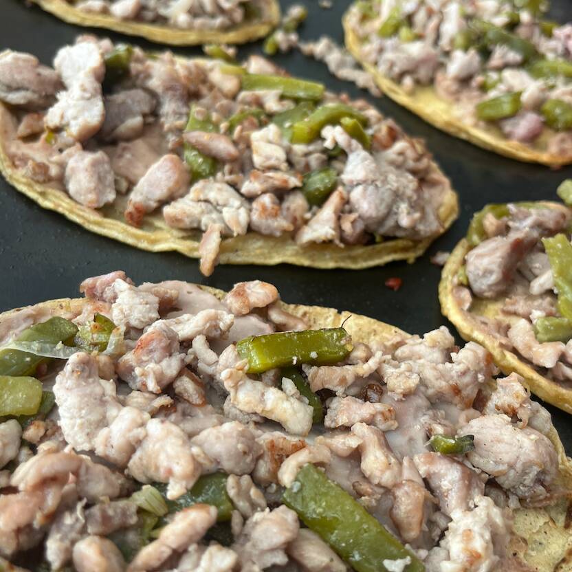 Sope de Bistec con Papas y Rajas