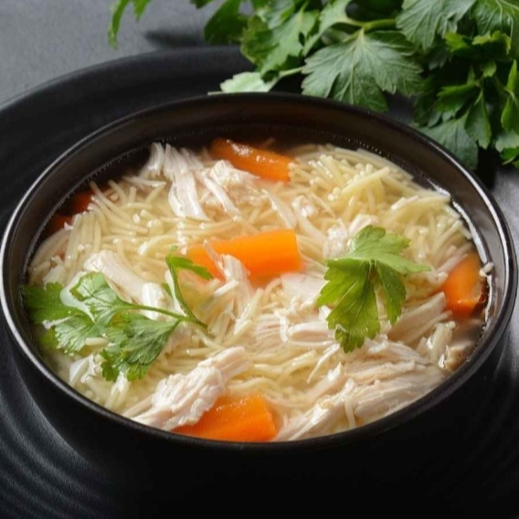 Caldo de Pollo y Camarón