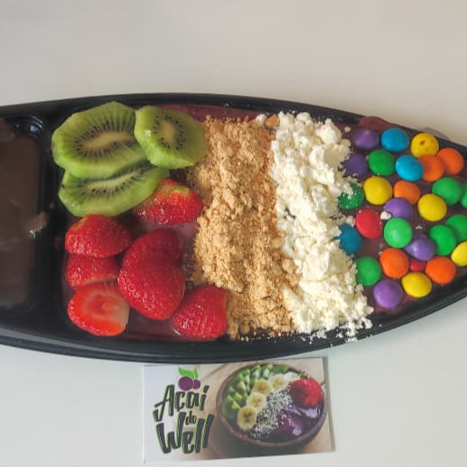 BARCA DE AÇAI // Aquele encontro que a gente ama: Açaí + Morango + Kiwi + Paçoca + Leite em Pó. m&m e nutela