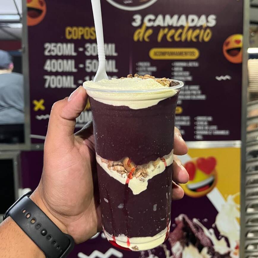Dois copos de 700ml pra você aproveitar não somente a qualidade desse açaí 100% artesanal, mas também garantir um super preço nesse combo que criamos especialmente para você.