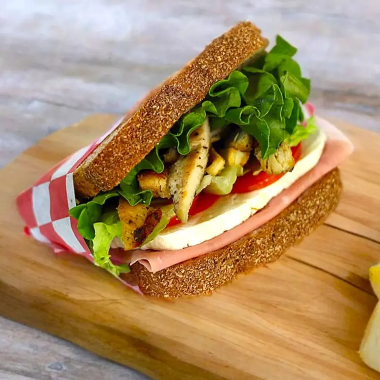 Sándwich de Pollo a la Plancha