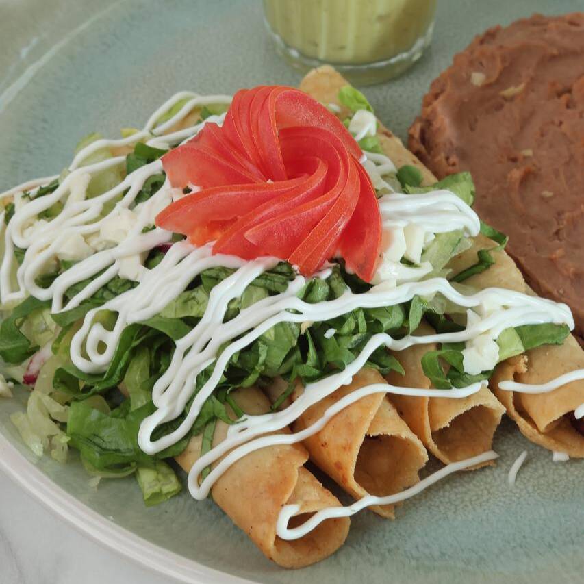 Flautas (res o pollo)