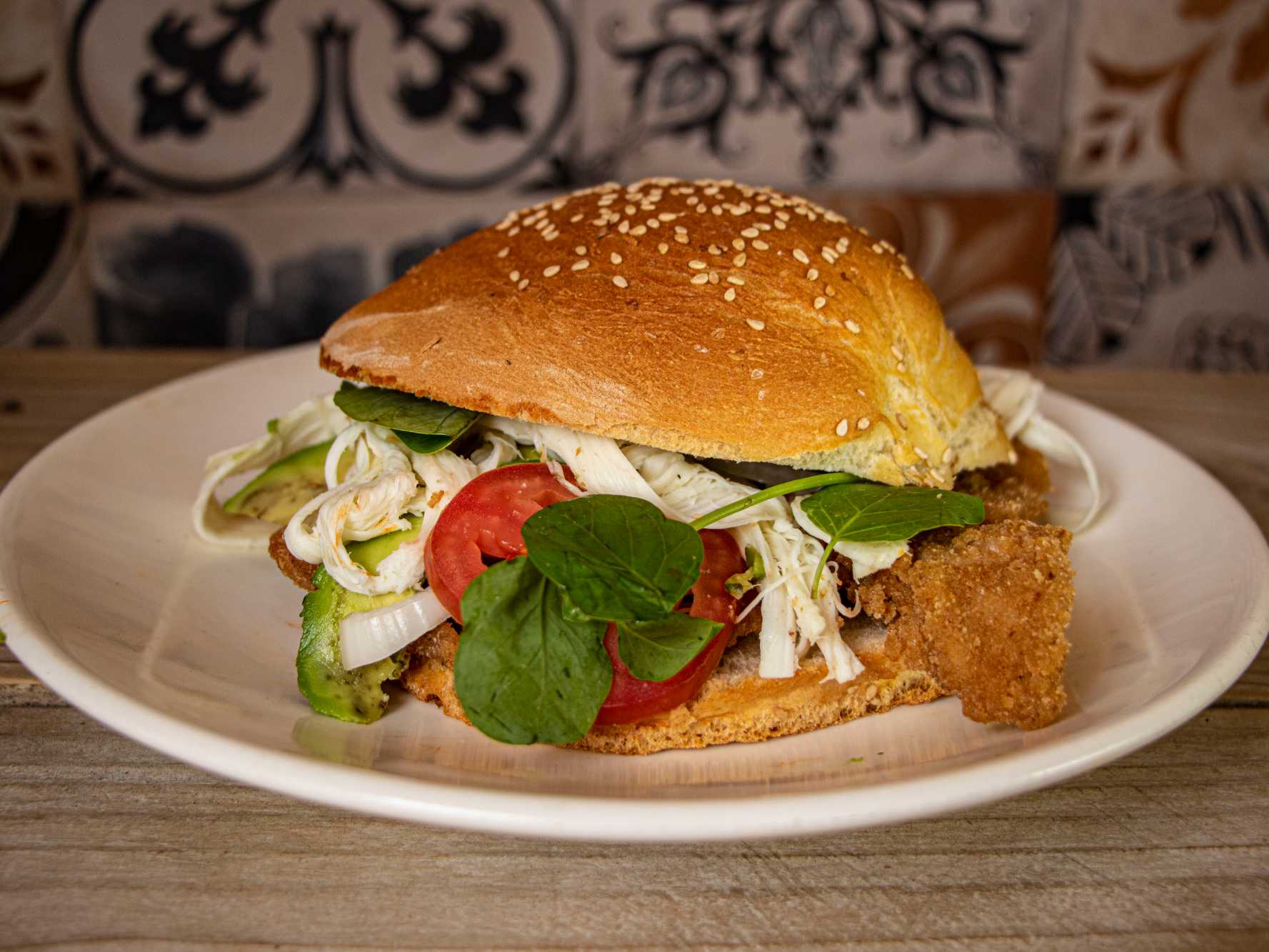 Cemita de Salchicha + Papas +Agua del Día.