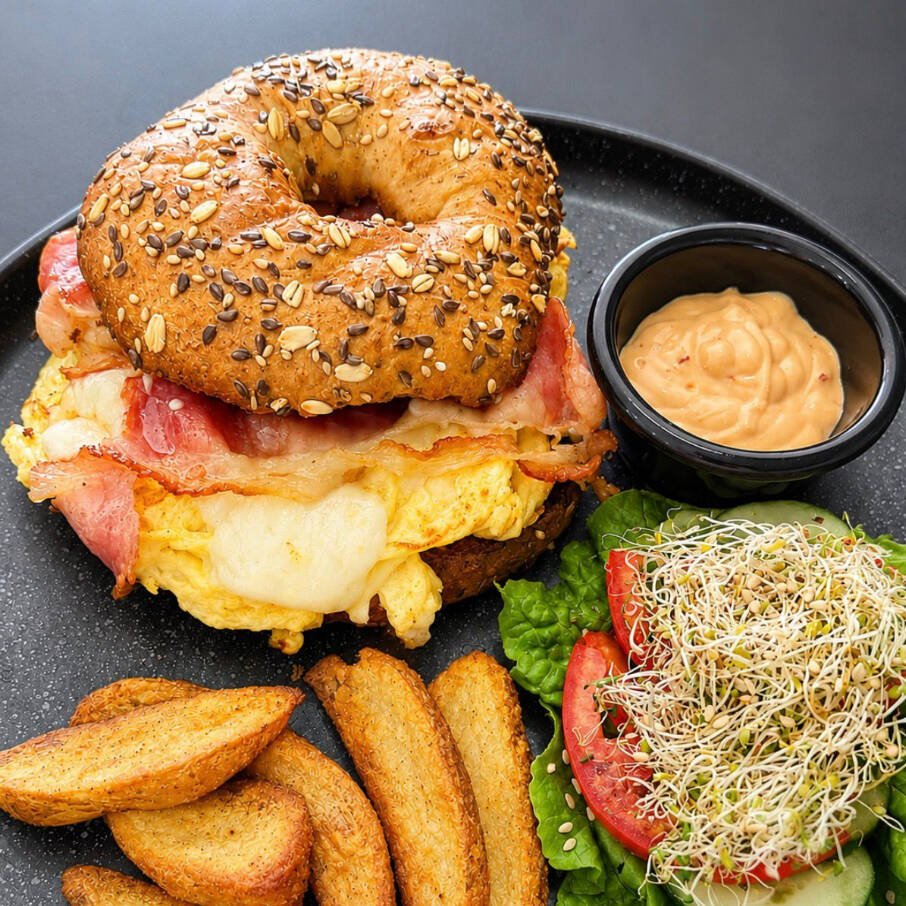 BREAK FAST BAGEL