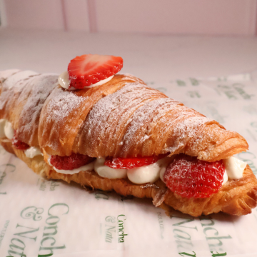 Croissant con Fresas