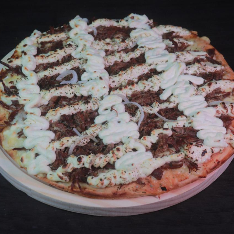 pizza de carne de sol com cream cheese