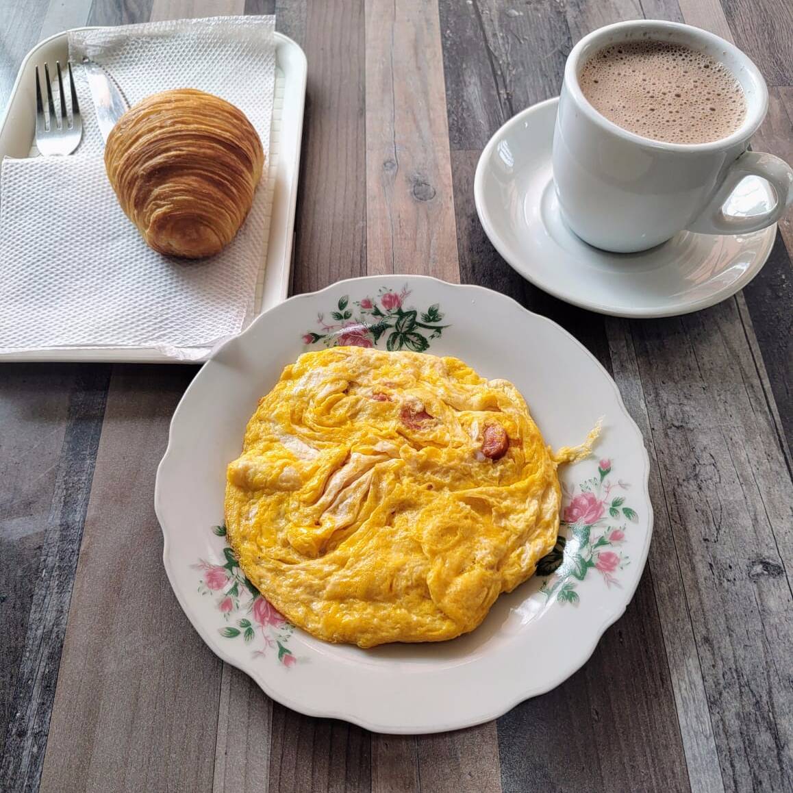 Combo de Huevos con Salchicha