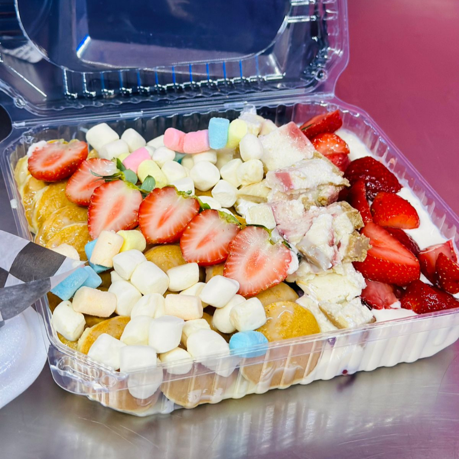 BABY HOT CAKES 24 PIEZAS CON FRESAS CON CREMA
