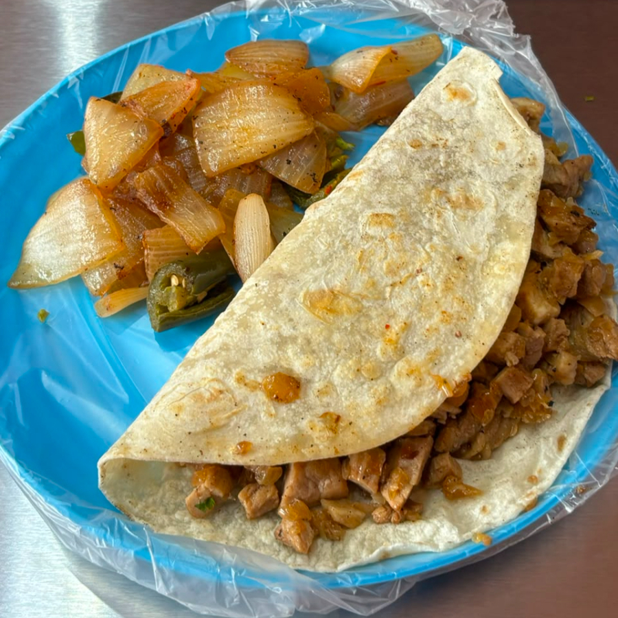 Quesadilla de bisteck con tortilla de harina