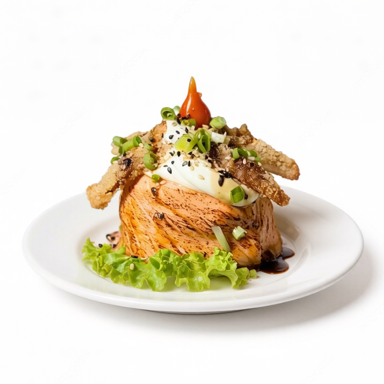 O Big Yaiko 350g, uma peça especial, é um sushi magistralmente enrolado com uma lâmina de salmão maçaricado, que realça seus sabores e aromas. O recheio, uma verdadeira explosão de sabor, combina o arroz macio e adocicado, o cream cheese cremoso e luxuoso, com o camarão empanado crocante e suculento. Este prato, além de ser um banquete visual, promete uma experiência gastronômica inigualável e uma viagem sensorial ao coração da culinária japonesa.