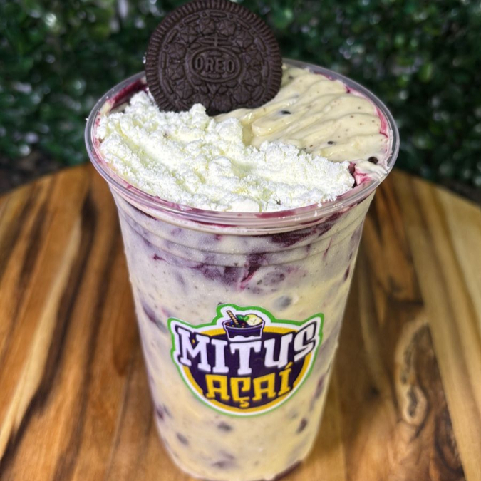 Açaí cremoso com creme de Cookies, leite em pó, leite condensado e Biscoito Oreo por cima. É a tentação que você não pode resistir.