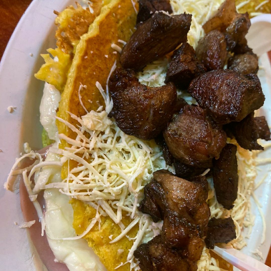 Cachapa con Carne Mechada