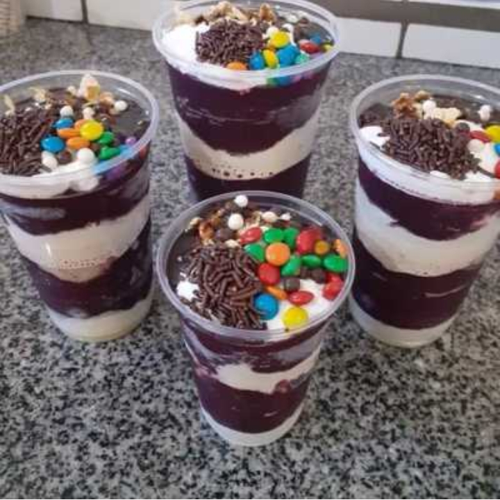 ( 4 acompanhamentos, 1 fruta, 1 cobertura)