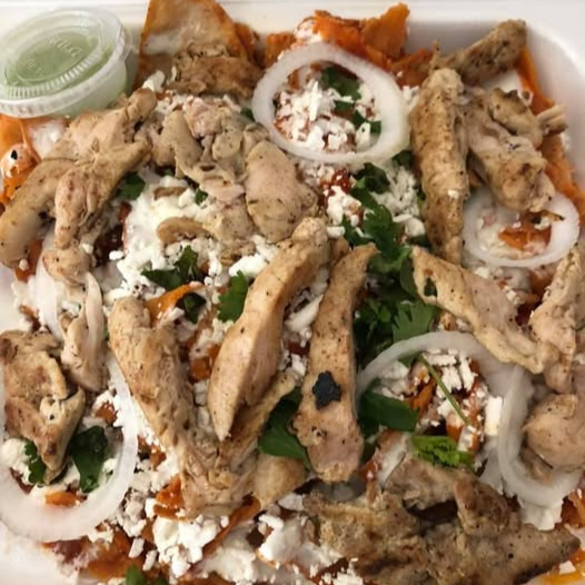 Chilaquiles con Pechuga