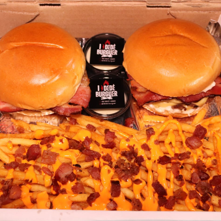 02 Smash Duplo Bacon Muçarela + 01 Porção de Batata crocante com Cheddar e Bacon + 02 Molho da Casa!!!