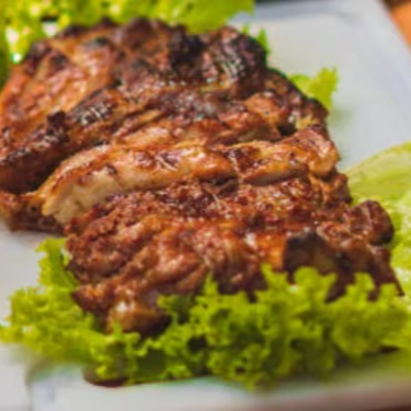 Venha se deliciar com o novo prato do Picanha do Gugu: um suculento frango desossado assado na brasa! Isso mesmo! Aproveite esta super promoção, especialmente para você, nosso cliente!