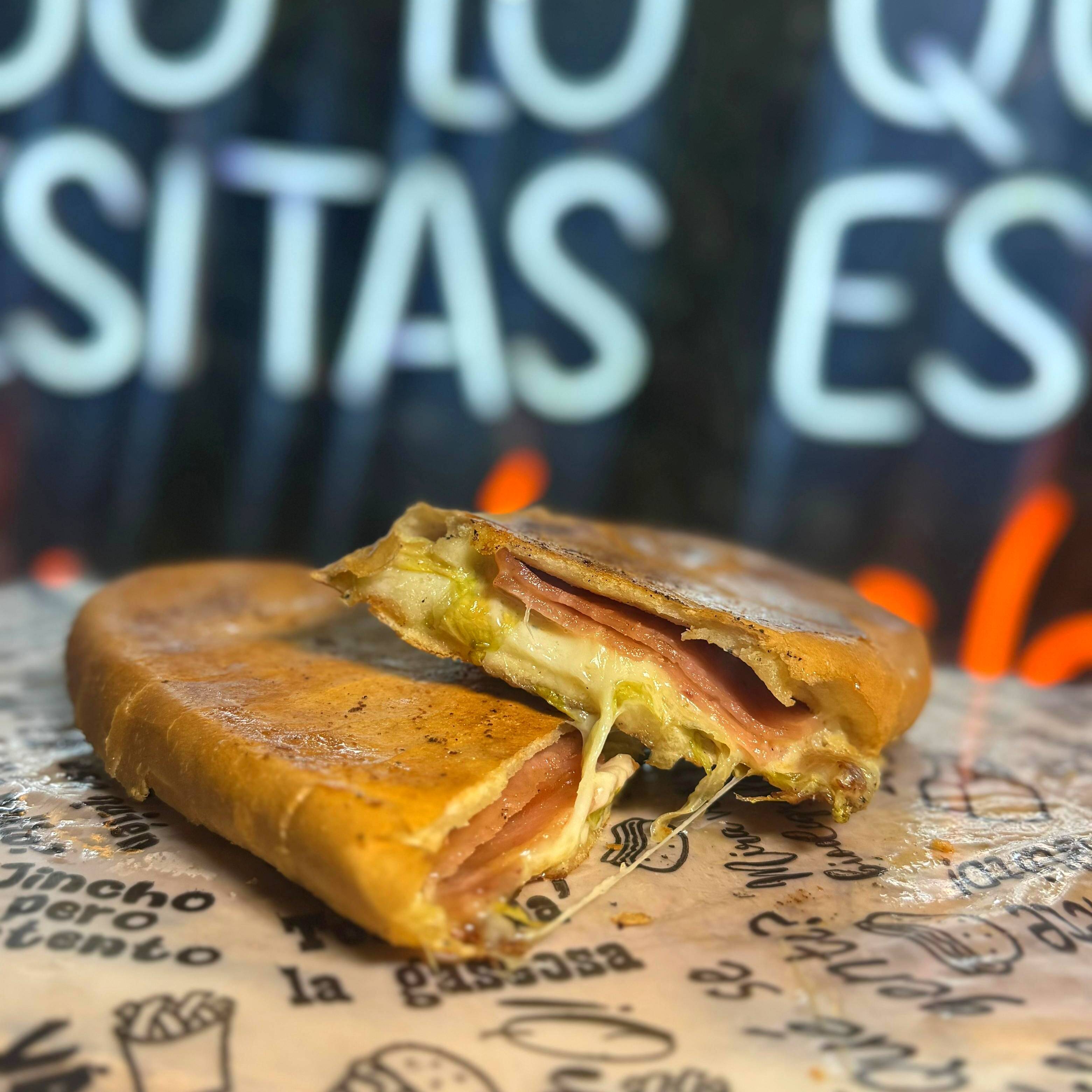 Sándwich Jamón y Queso