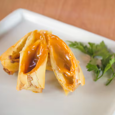 acompanhado com sovete de creme