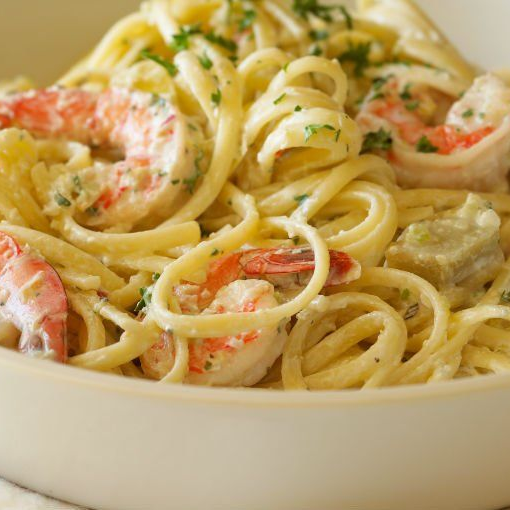 Spaguetti con Camarones en Salsa Blanca