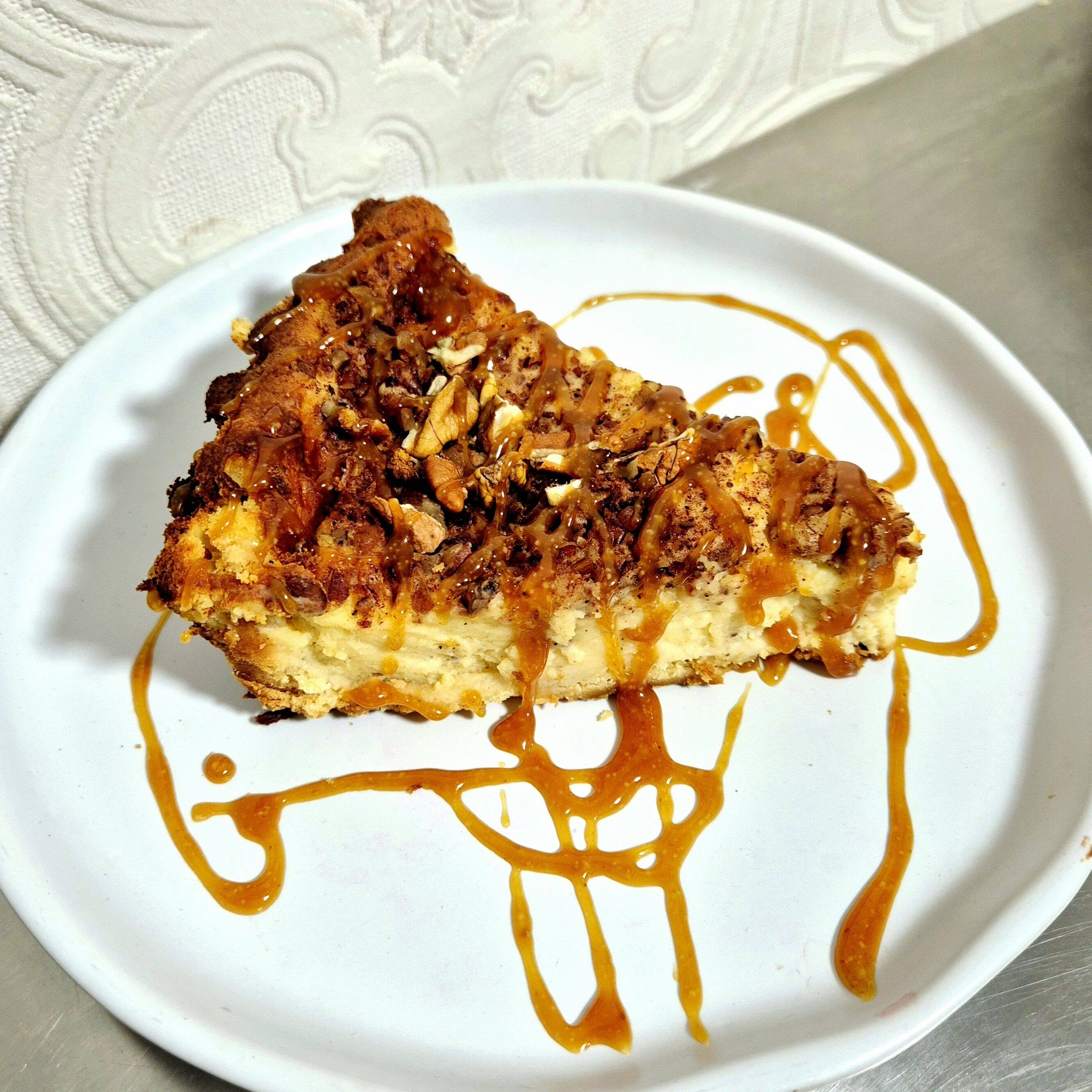 Pay De Manzana Queso Con Crujiente de Nuez y Canel