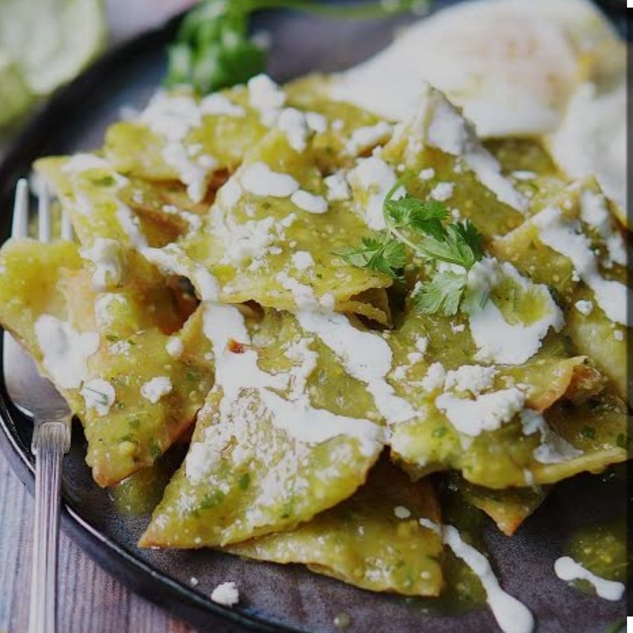 Chilaquiles Verdes con Huevo.