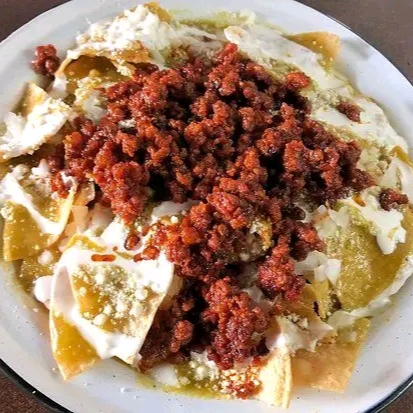 Chilaquiles con Chorizo+cafe.