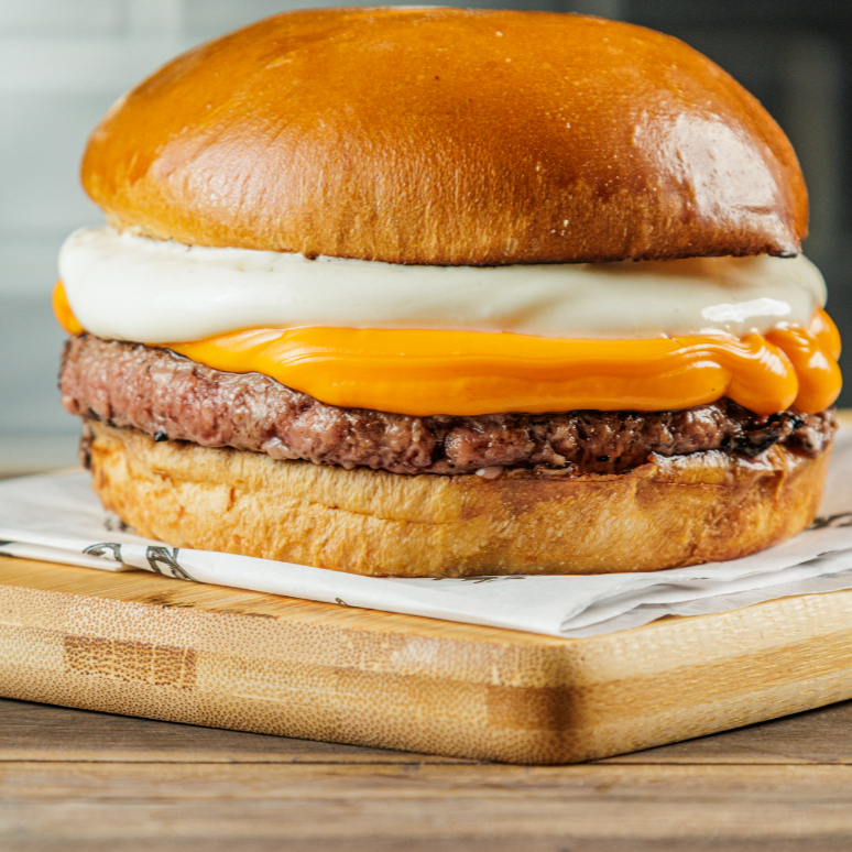 Pão Brioche, Blend de 130g , Queijo Cheddar e Maionese Farini