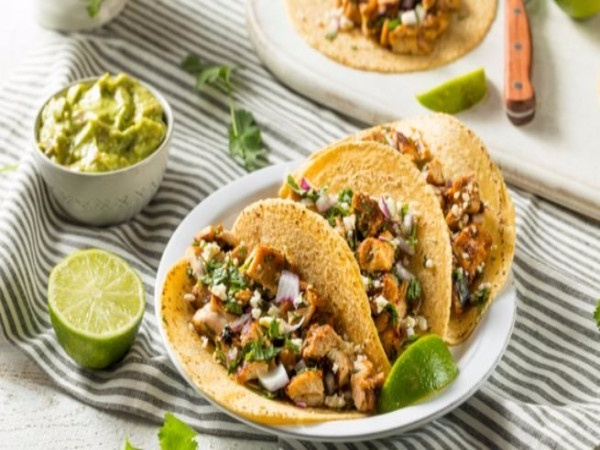 Tacos Chicos de Pollo Rostizado