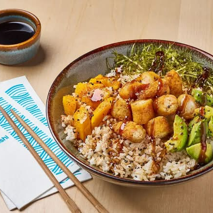 Bowl Tokyo – Camarón Crunchy, Mango y Queso Crema