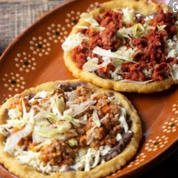 Sopes con guisado