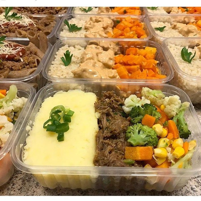 Arroz integral carne moída e legumes refogado