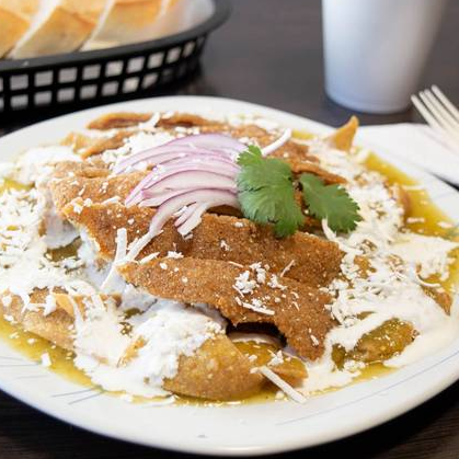 Chilaquiles Verdes con Milanesa