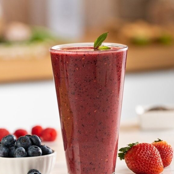 Agua de Frutos Rojos