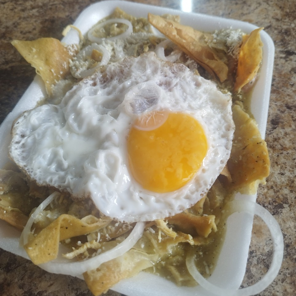 Chilaquil Verde con Huevo