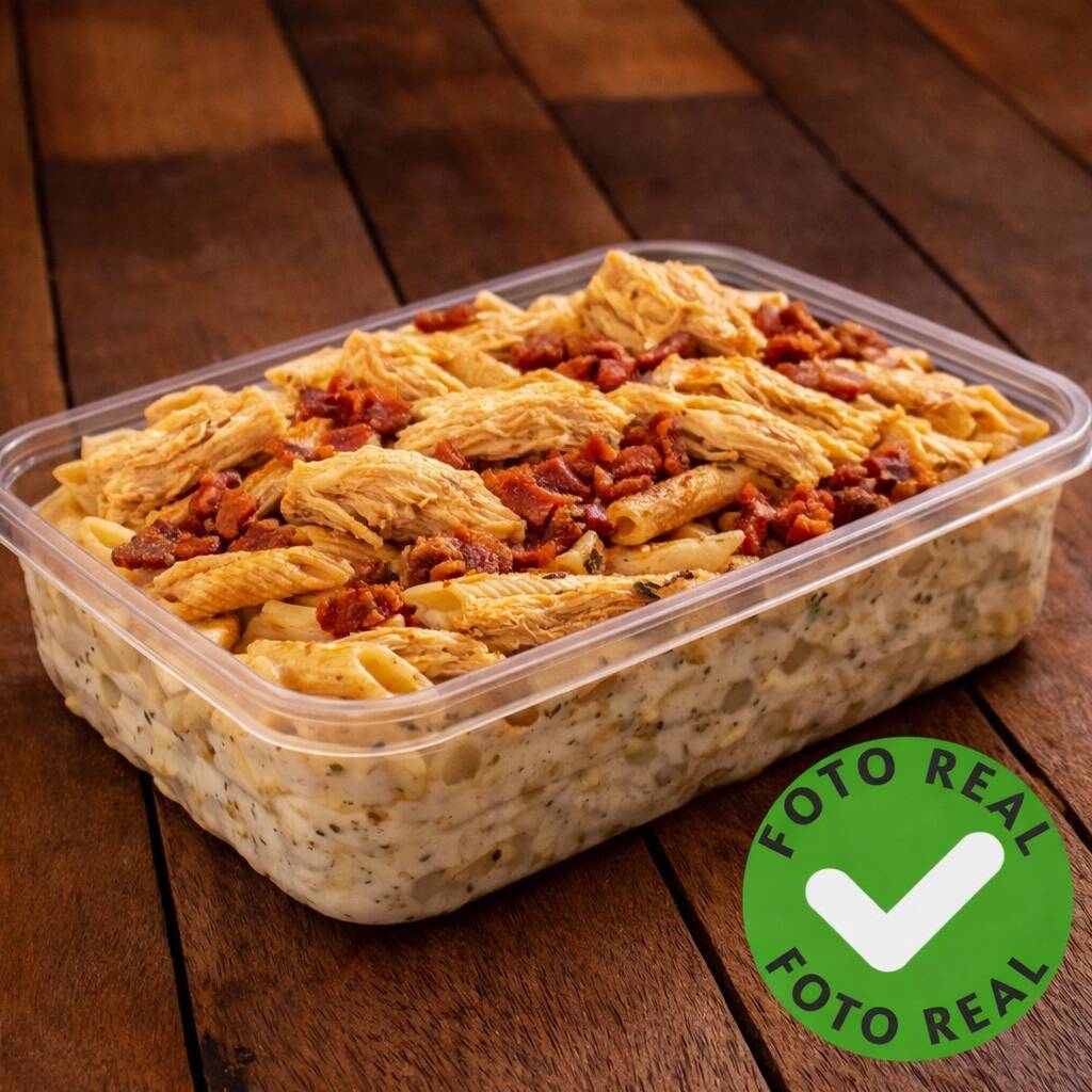 Penne com Carne Seca e Calabresa Macarrão penne ao molho vermelho, servido com carne seca desfiada e calabresa. Simples, suculento e muito bem feito! Opções em Aprox. 500gramas e 780 gramas.