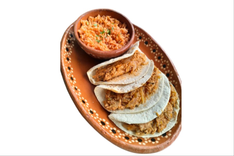 TACO DE TINGA DE POLLO
