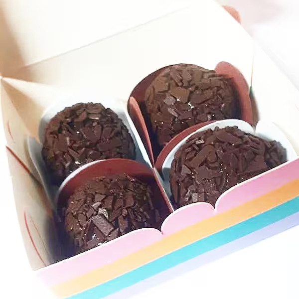 Caixa de brigadeiros com 4 un. (frases sortidas )