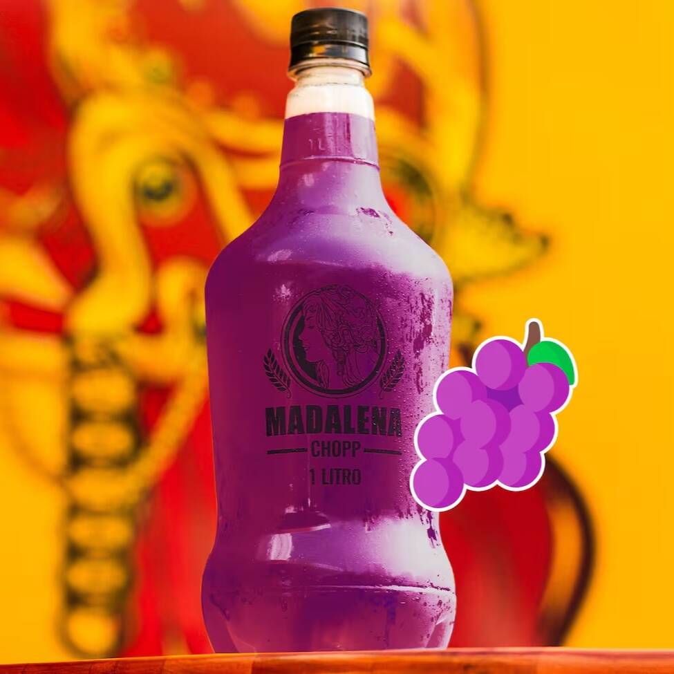 Madalena Grape é um Chopp de vinho refrescante com o sabor característico da Uva, uma bebida balanceada e ideal para qualquer ocasião.
Vol. Alcoólico: 5,5% Ibu:15