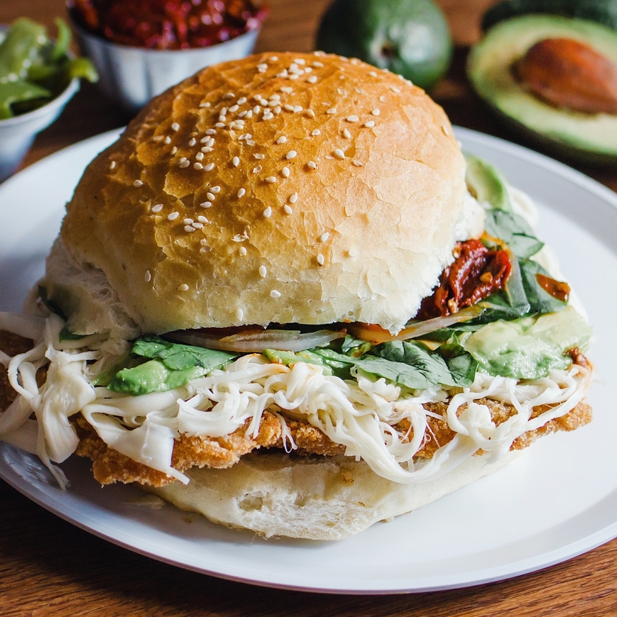 Cemita Beisbolera de Milanesa de Pollo