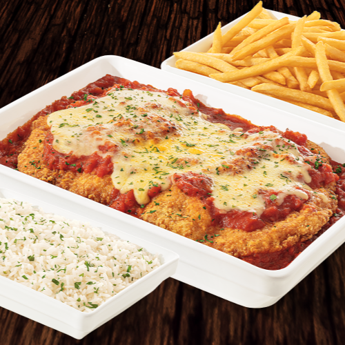 Aquela parmegiana de frango que você respeita agora em uma porção maior para dividir com a galera ou com a família. Incrível.