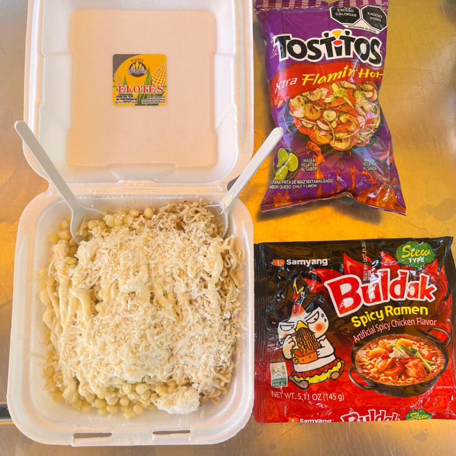 Ramen Pollo Picante con Elote y Tostitos Flamin