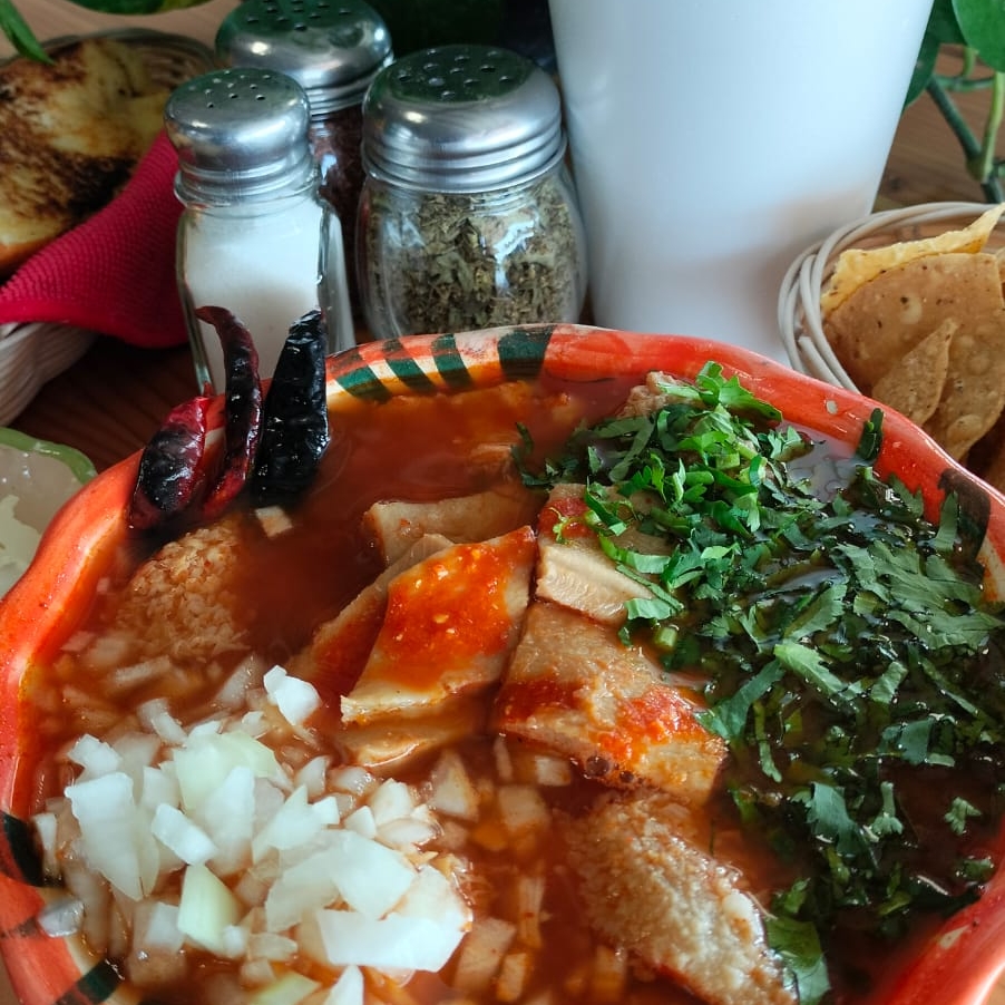 1LT. Menudo Rojo Grande